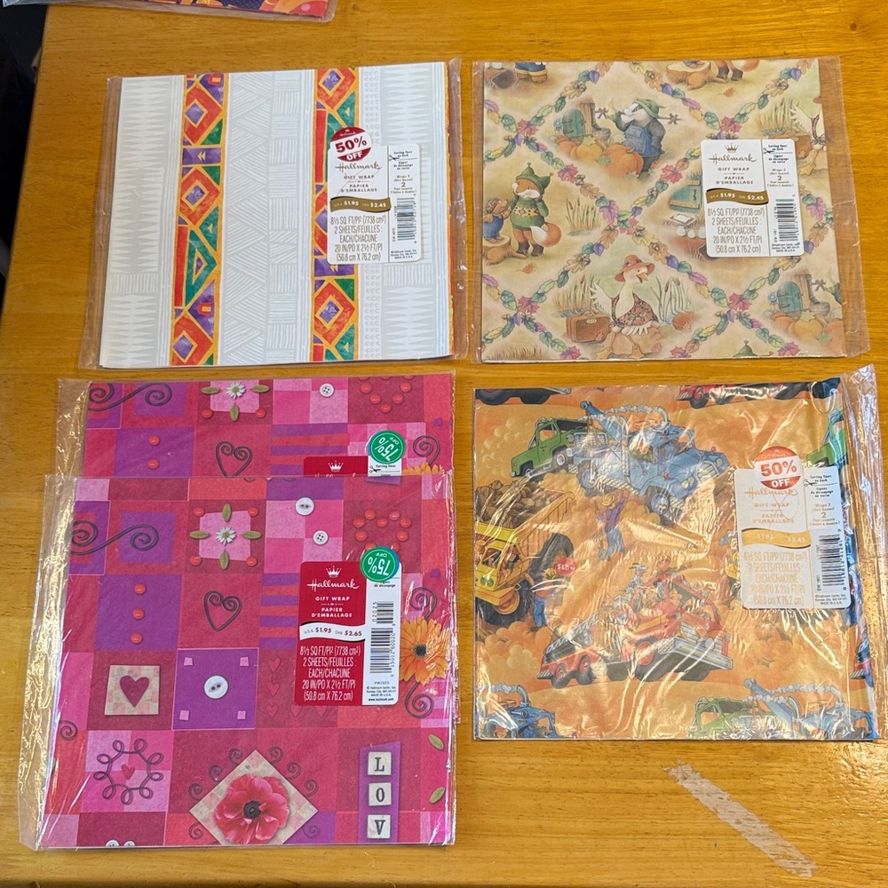Vintage Hallmark Gift Wrap. 5 packages. New in package